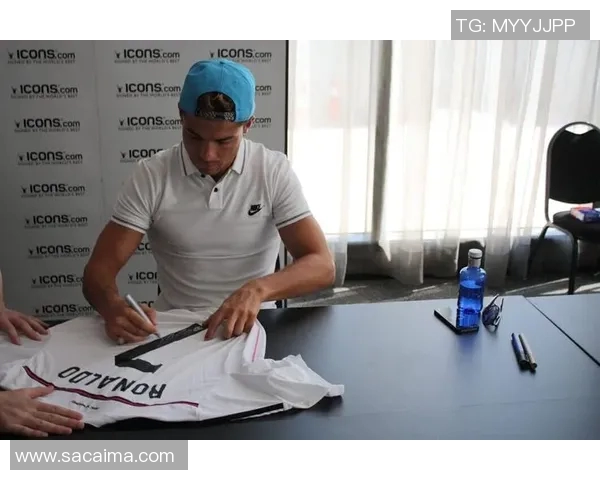 足球队球星专属定制球衣展示 打造属于你的顶级赛事装备